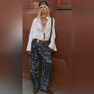 WE THE FREE PEOPLE GOOD LUCK MID RISE BARREL BANDANA NAVY